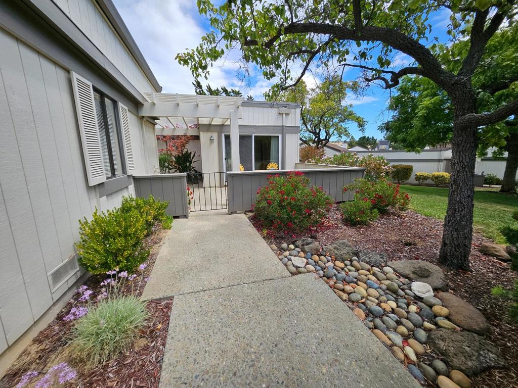 6327 Whaley Drive Property Photo 4