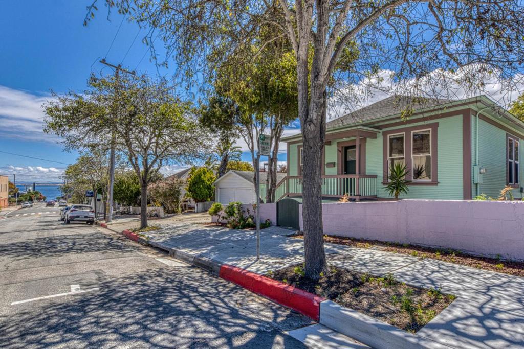 399 Hoffman Avenue Property Photo 1