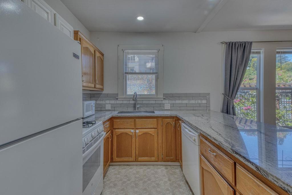 399 Hoffman Avenue Property Photo 7