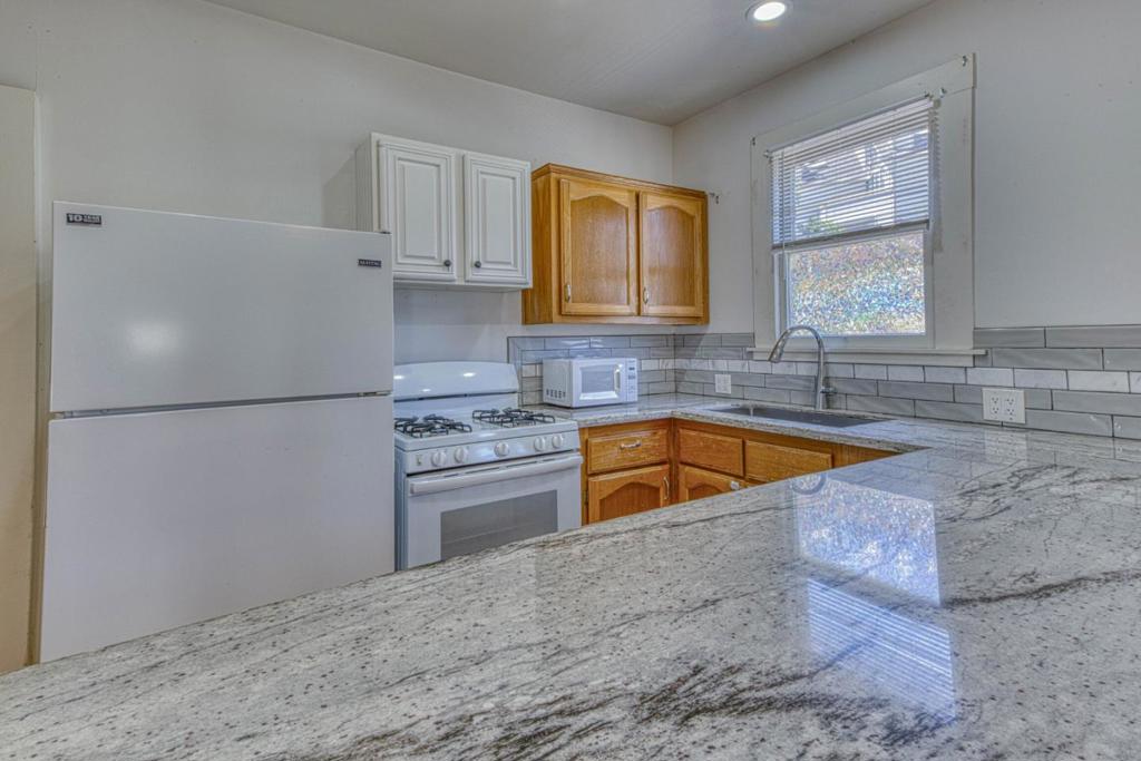 399 Hoffman Avenue Property Photo 8