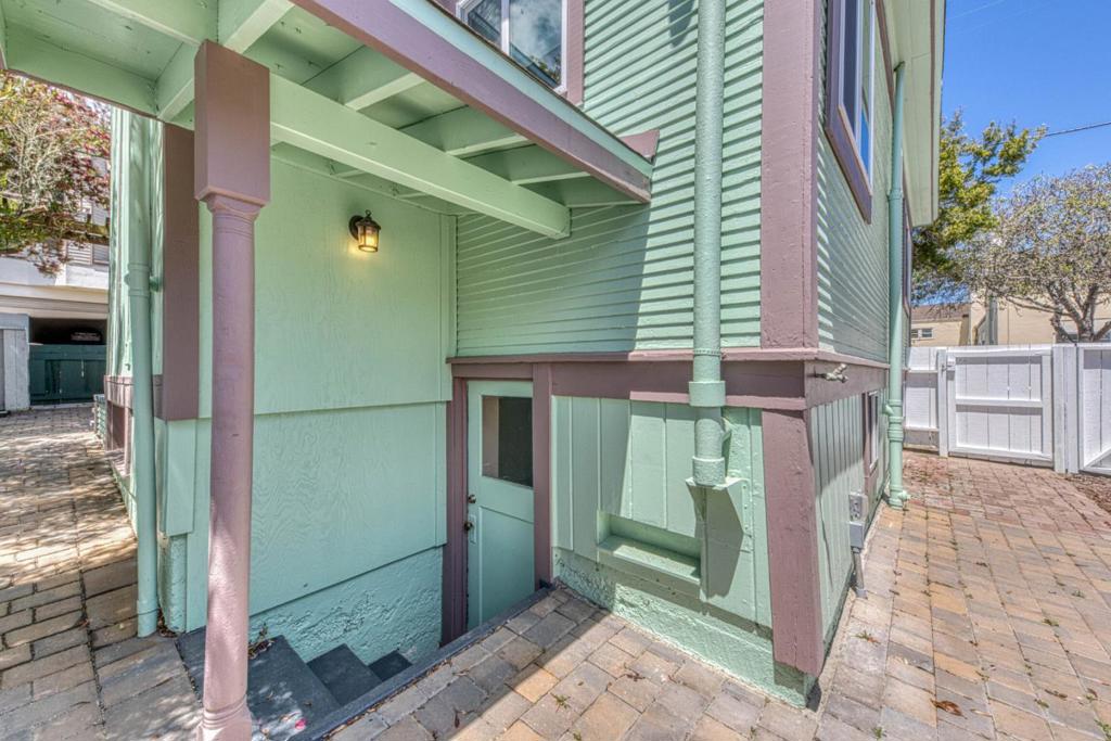 399 Hoffman Avenue Property Photo 15