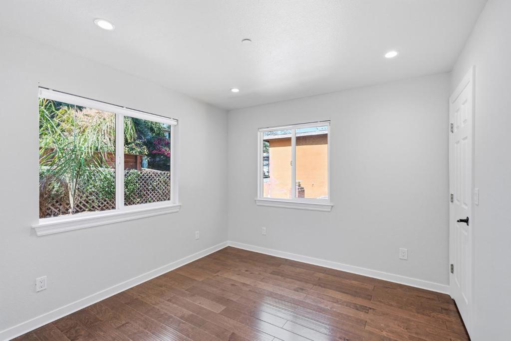 6188 Oakdale Avenue Property Photo 6