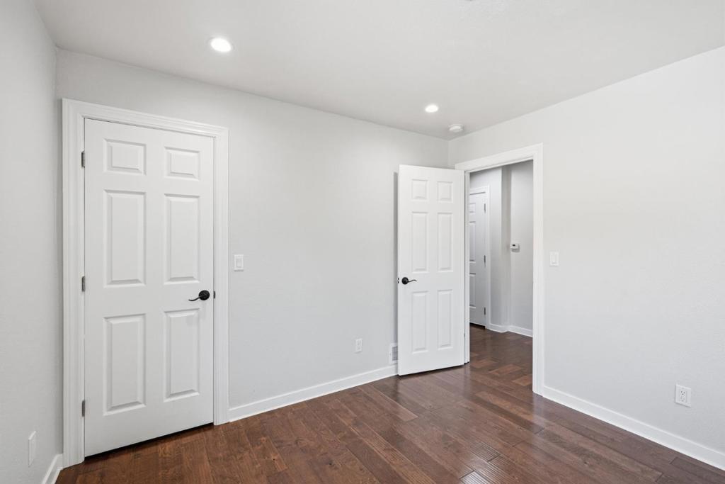6188 Oakdale Avenue Property Photo 7