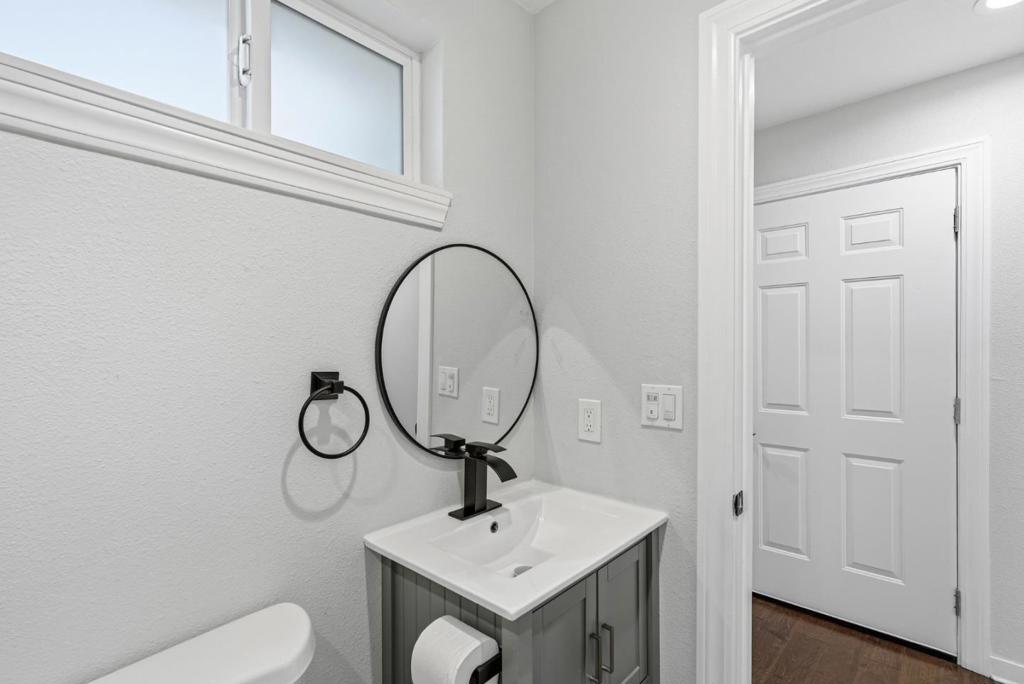6188 Oakdale Avenue Property Photo 9