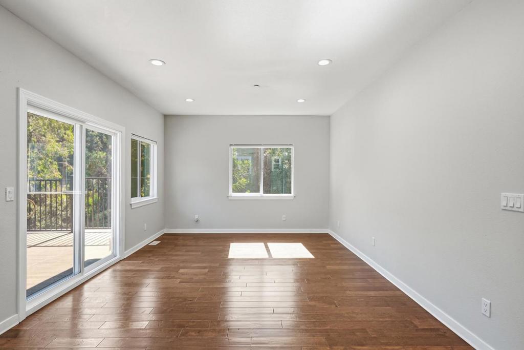 6188 Oakdale Avenue Property Photo 17