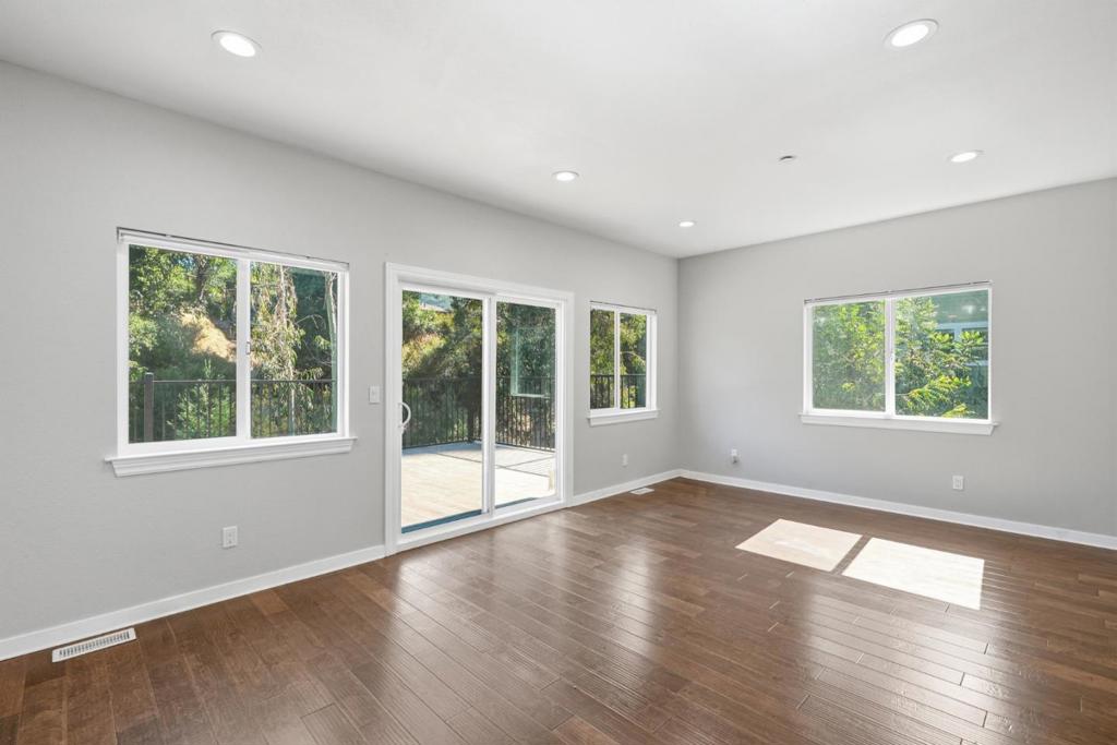 6188 Oakdale Avenue Property Photo 18