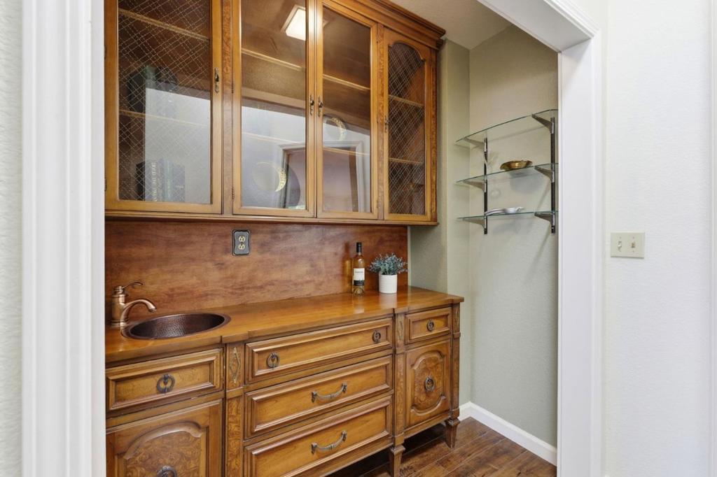 7711 Galloway Drive Property Photo 9