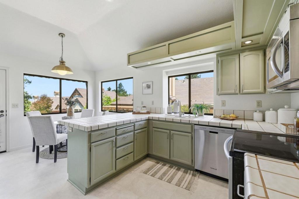 7711 Galloway Drive Property Photo 12