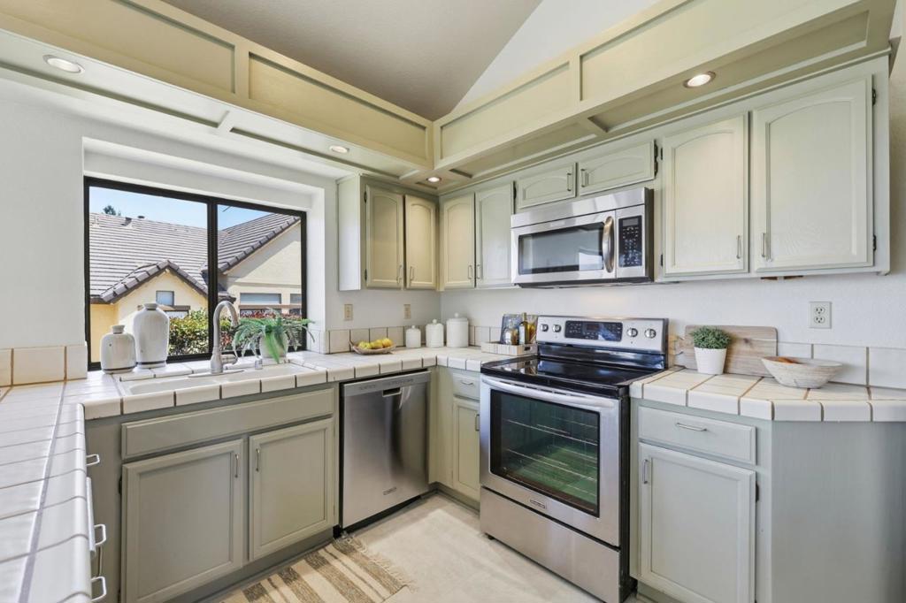 7711 Galloway Drive Property Photo 13