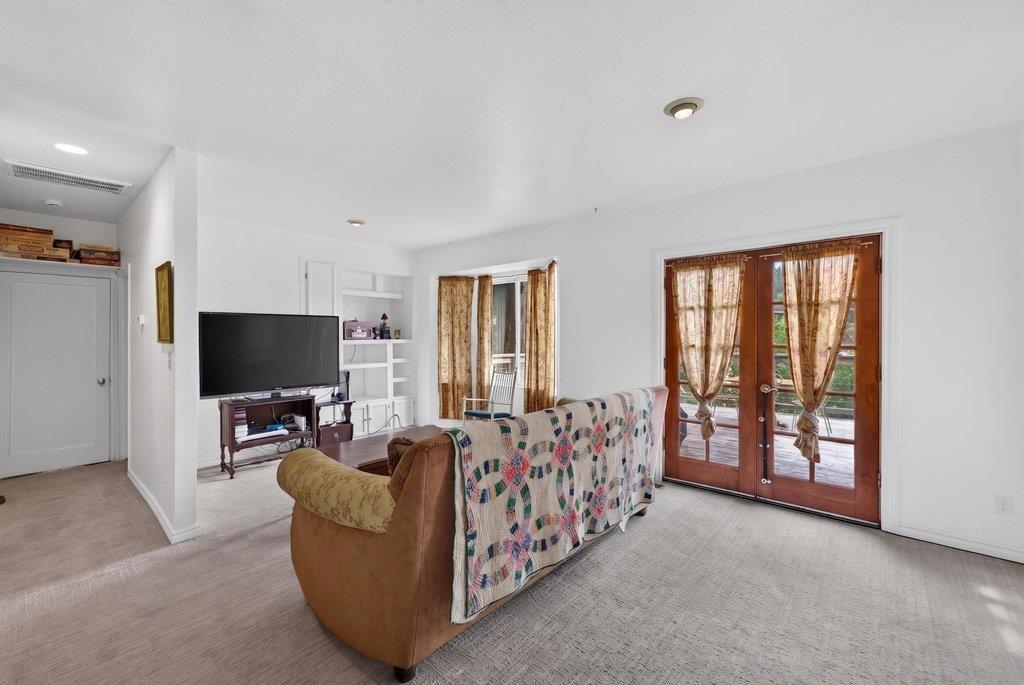 885 Larkin Valley Road Property Photo 4
