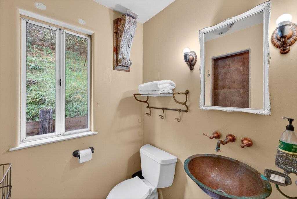 885 Larkin Valley Road Property Photo 15