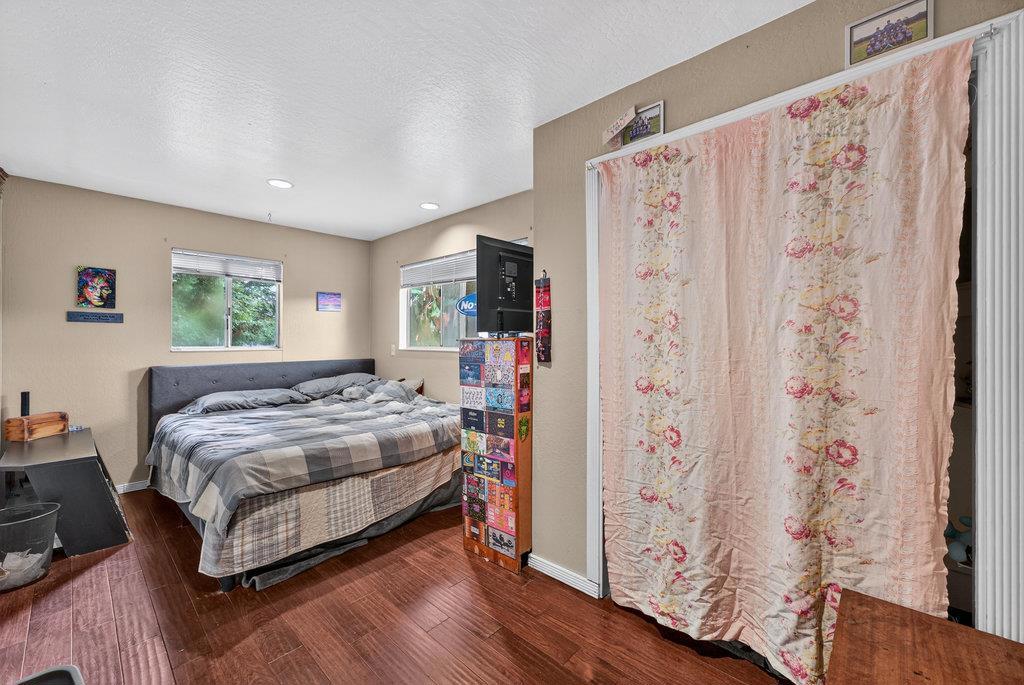 885 Larkin Valley Road Property Photo 18