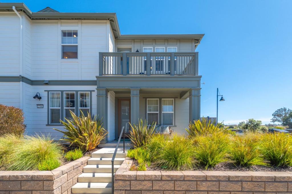 2790 Telegraph Boulevard Property Photo 1