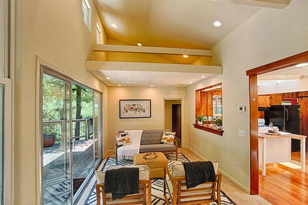 1004 Laurel Avenue Property Photo 4