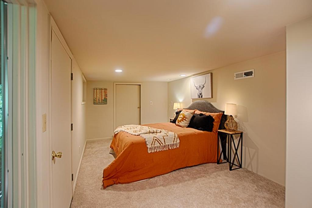 1004 Laurel Avenue Property Photo 13