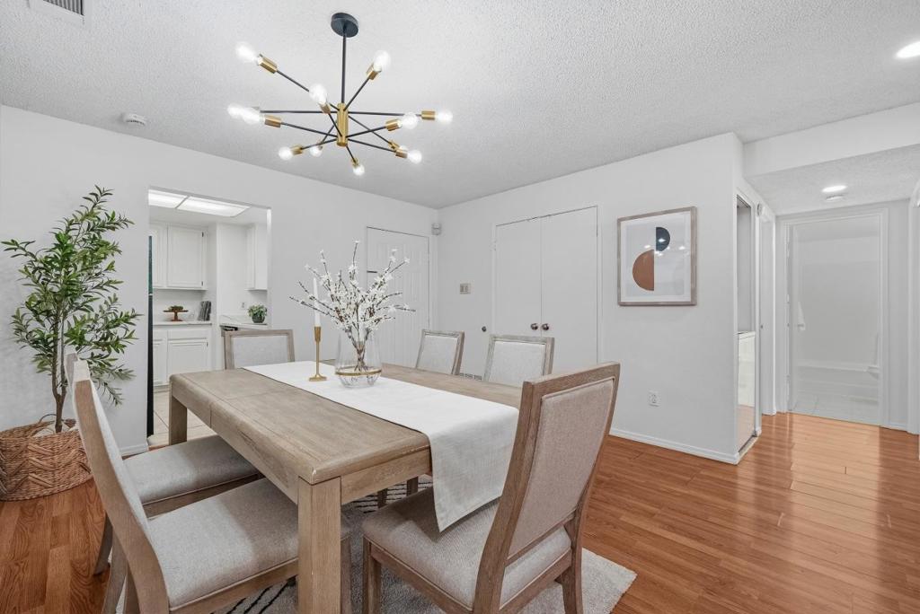 5029 Shalimar Circle Property Photo 8