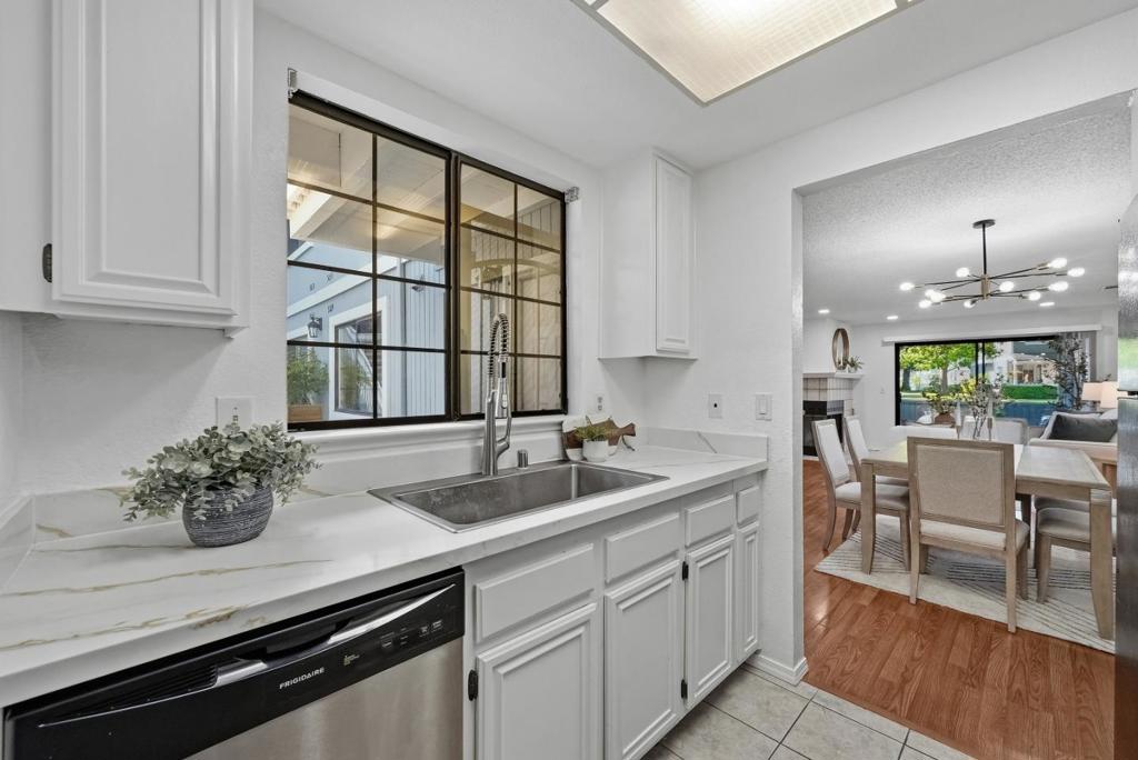 5029 Shalimar Circle Property Photo 9