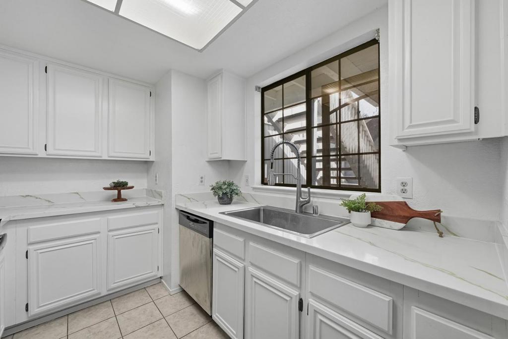 5029 Shalimar Circle Property Photo 11