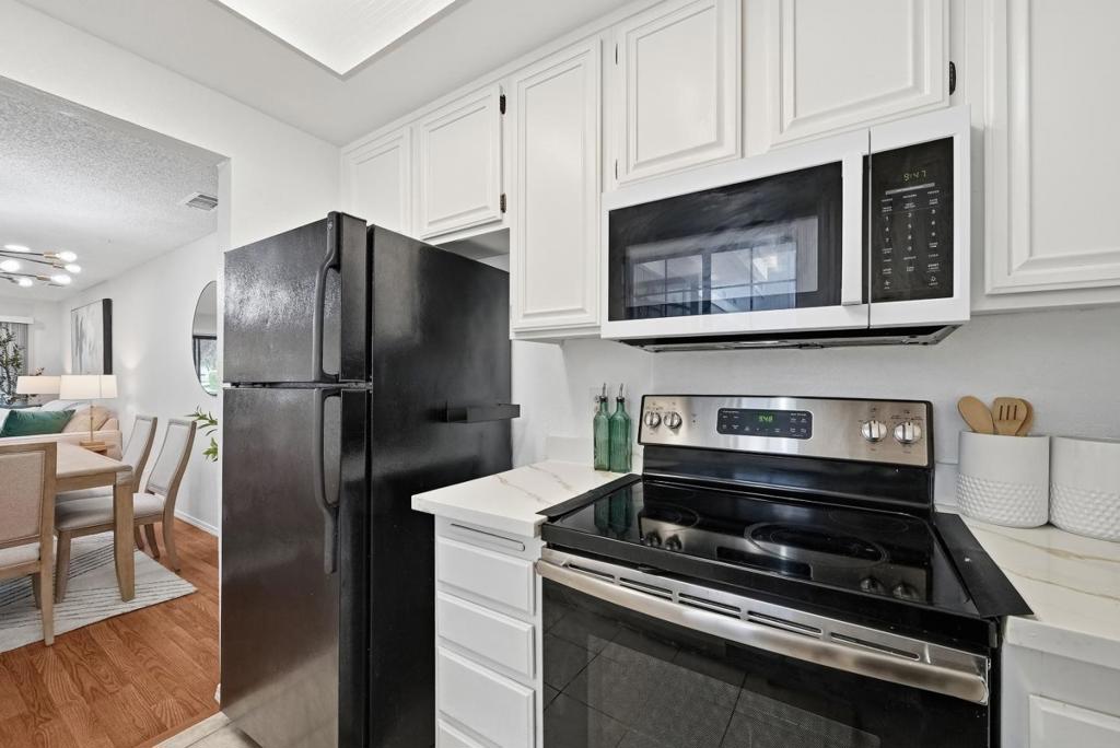 5029 Shalimar Circle Property Photo 12