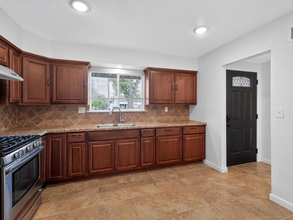1168 E Rice Ranch Road Property Photo 6