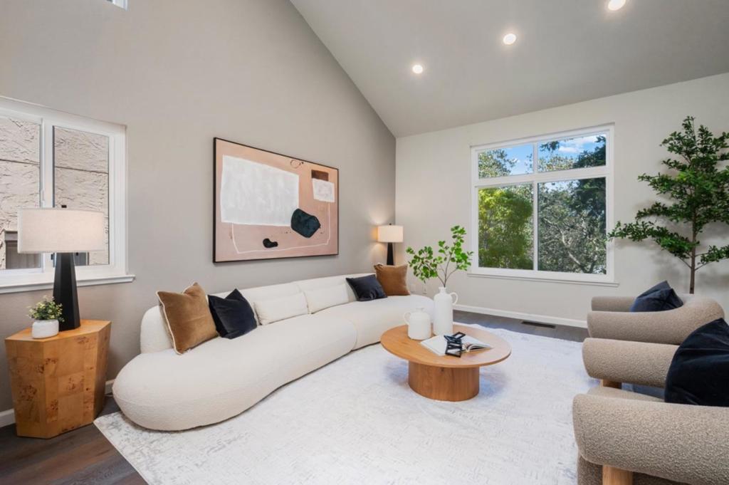 2391 Lyall Way Property Photo 2
