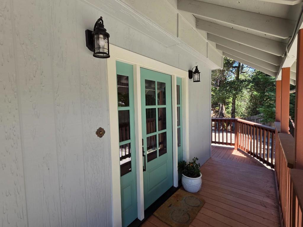 23758 Hutchinson Road Property Photo 2