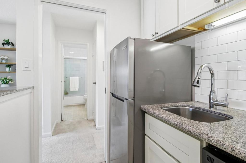814 N Delaware Street 504 Property Photo 10