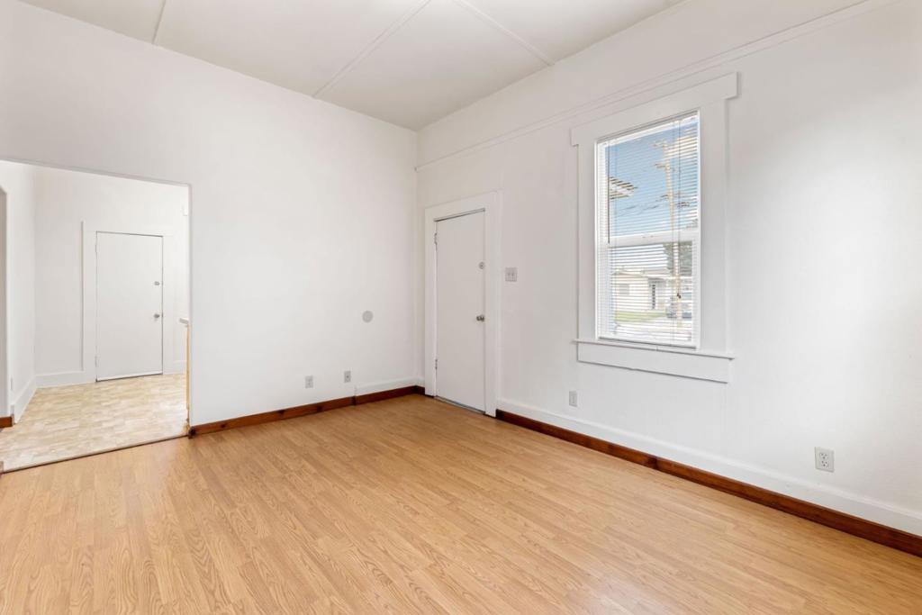 Lang Street Property Photo 15