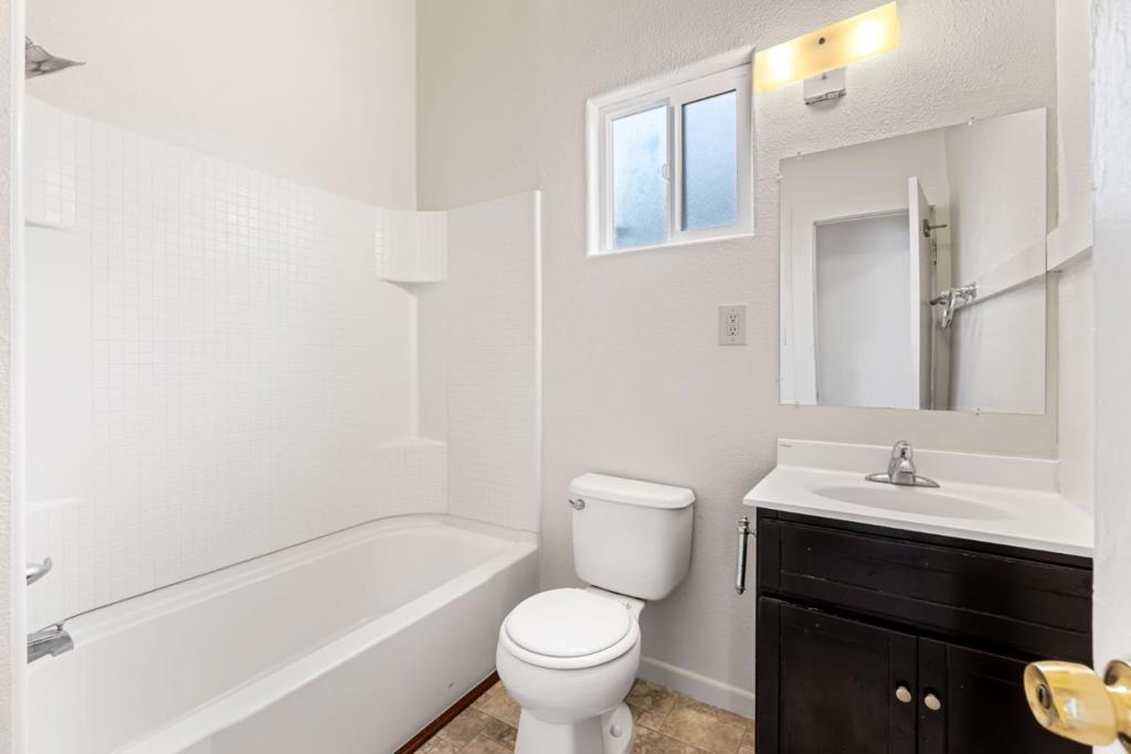 Lang Street Property Photo 18