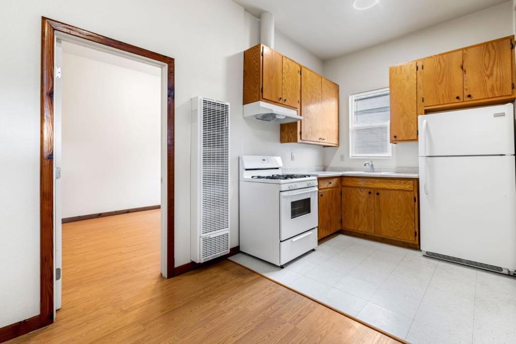 Lang Street Property Photo 27