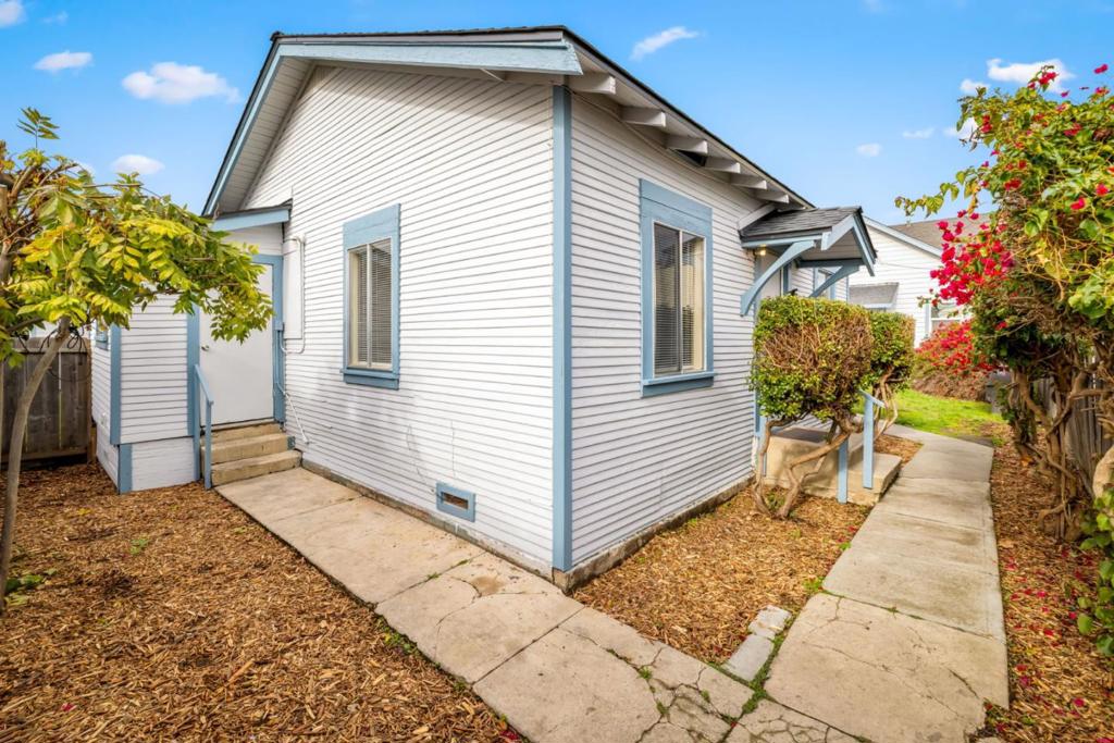 Lang Street Property Photo 39