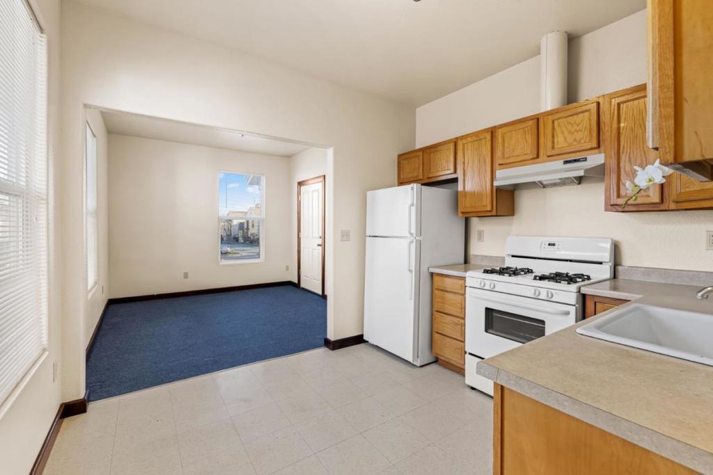 Lang Street Property Photo 68