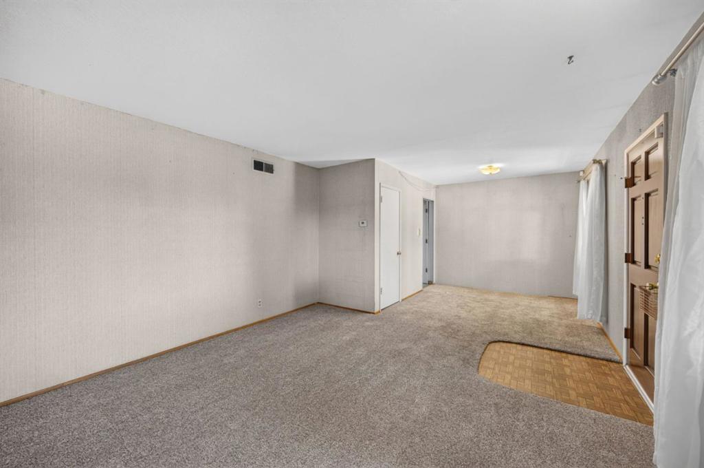 8431 Wayland Lane Property Photo 6