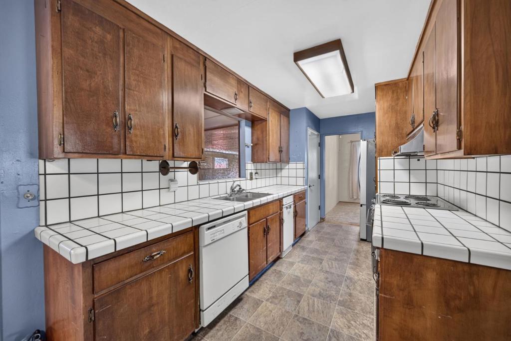8431 Wayland Lane Property Photo 13