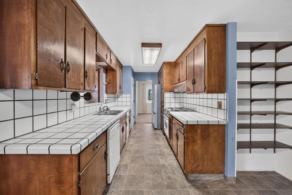 8431 Wayland Lane Property Photo 14