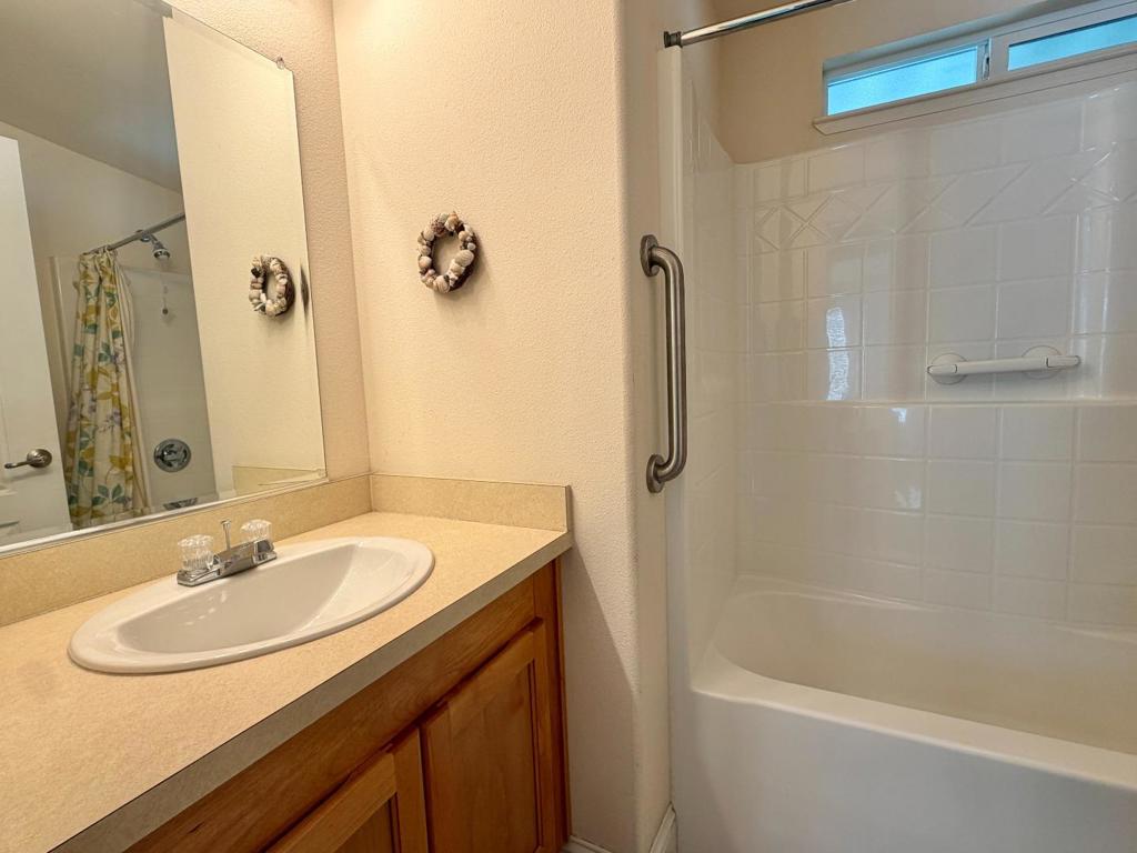 325 Sylvan Avenue 52 Property Photo 13