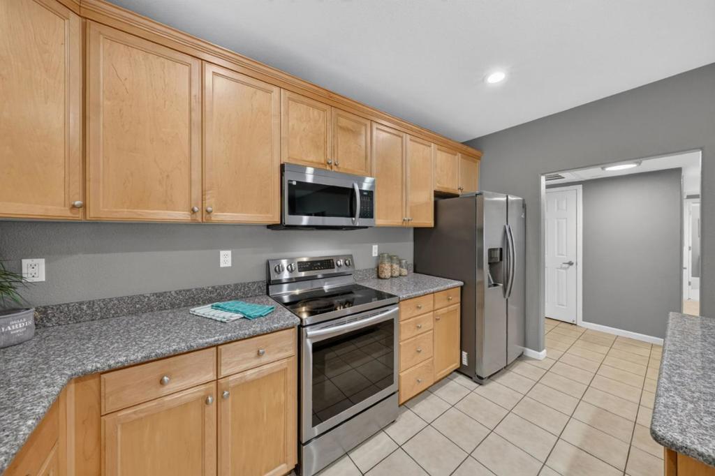 88 N Jackson Avenue 307 Property Photo 8