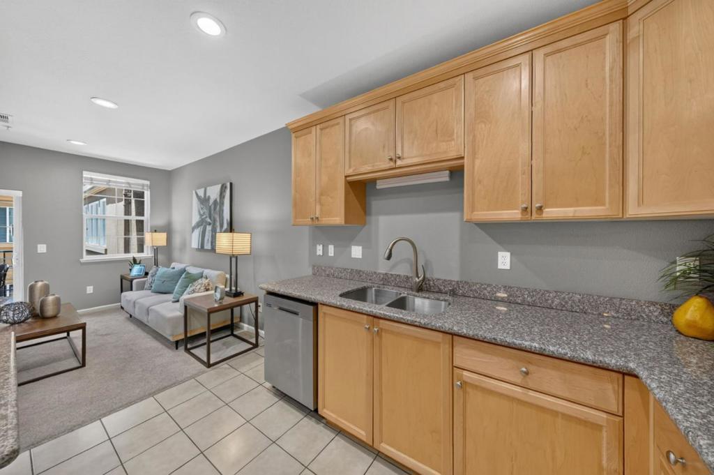 88 N Jackson Avenue 307 Property Photo 10