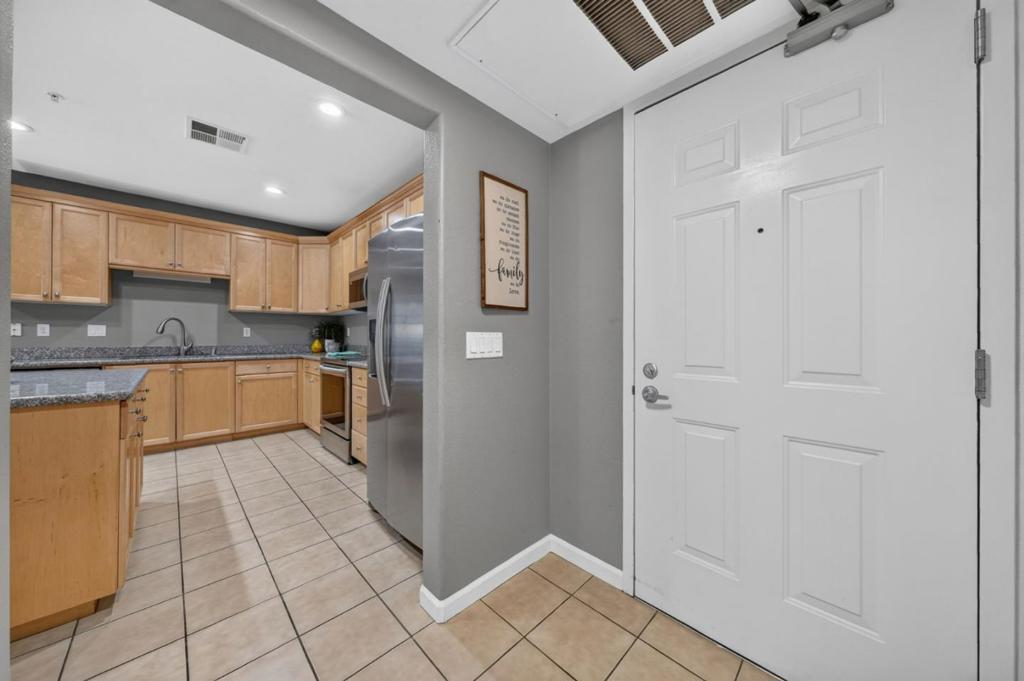 88 N Jackson Avenue 307 Property Photo 13