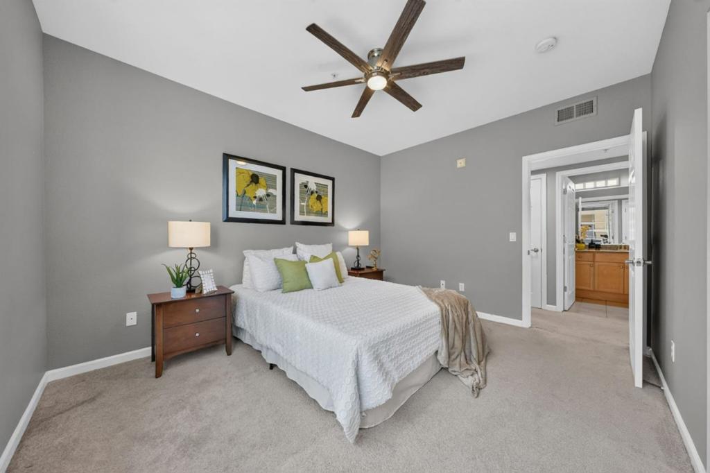 88 N Jackson Avenue 307 Property Photo 15