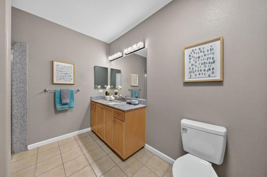 88 N Jackson Avenue 307 Property Photo 17