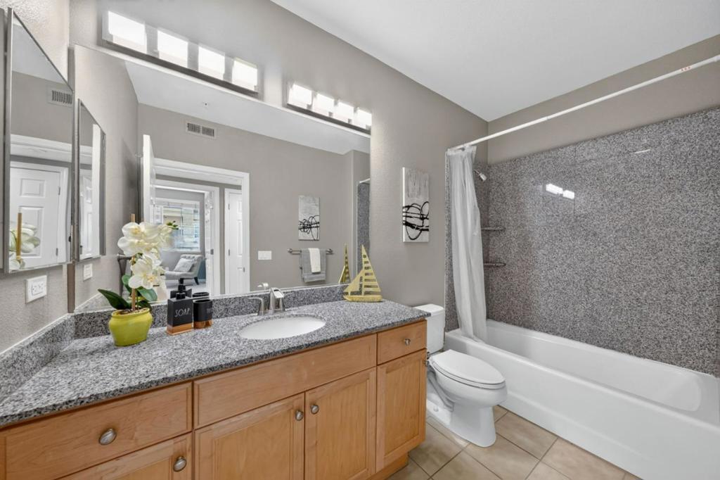 88 N Jackson Avenue 307 Property Photo 23