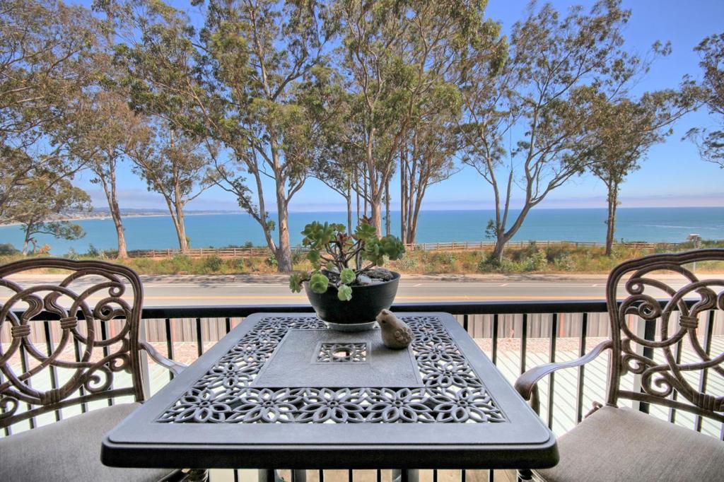 825 Balboa Avenue 205 Property Photo 1