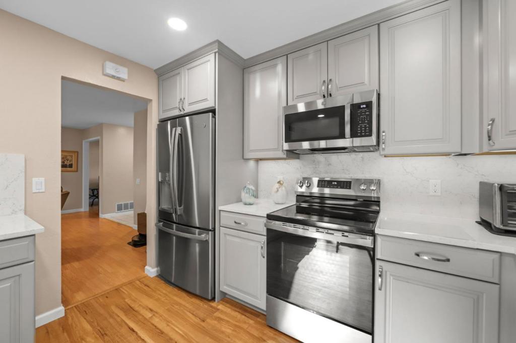 488 Madison Court Property Photo 15