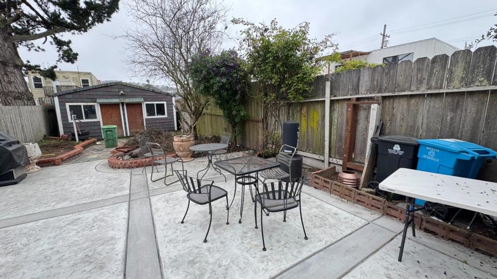 89 Farallones Street Property Photo 7