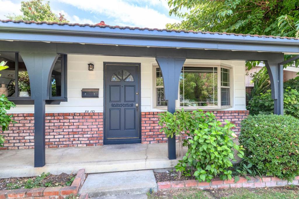 3370 Suncrest Avenue Property Photo 3