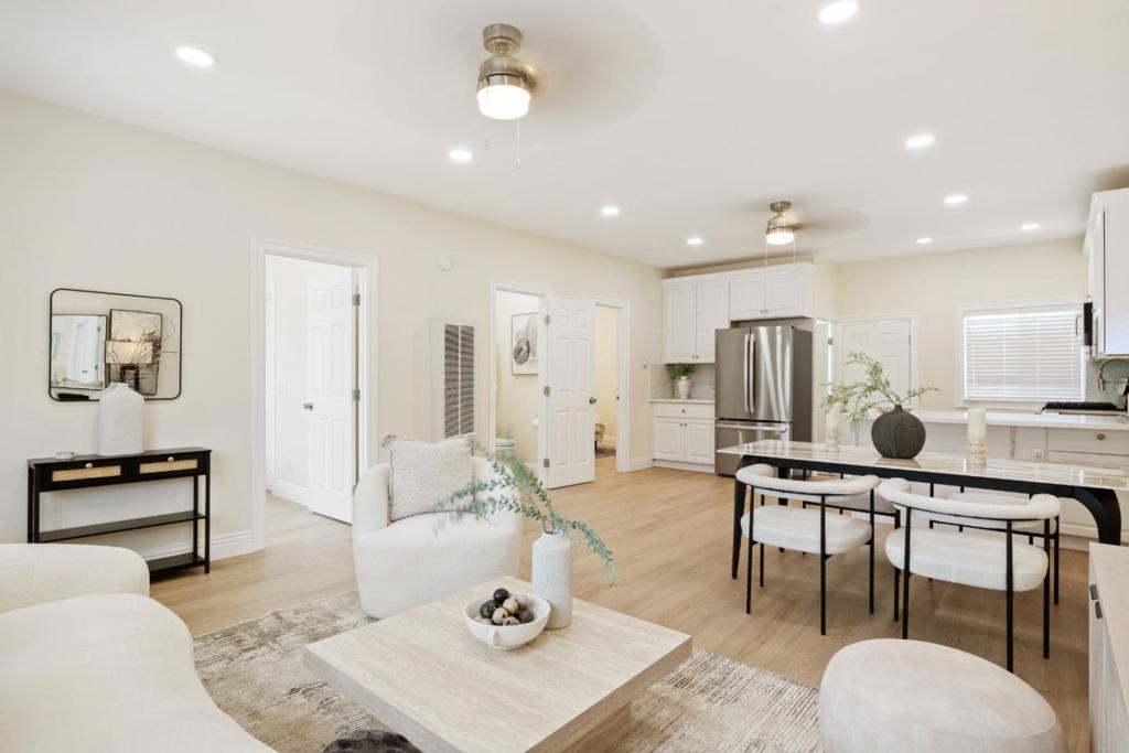 1247 Benton Street Property Photo 4