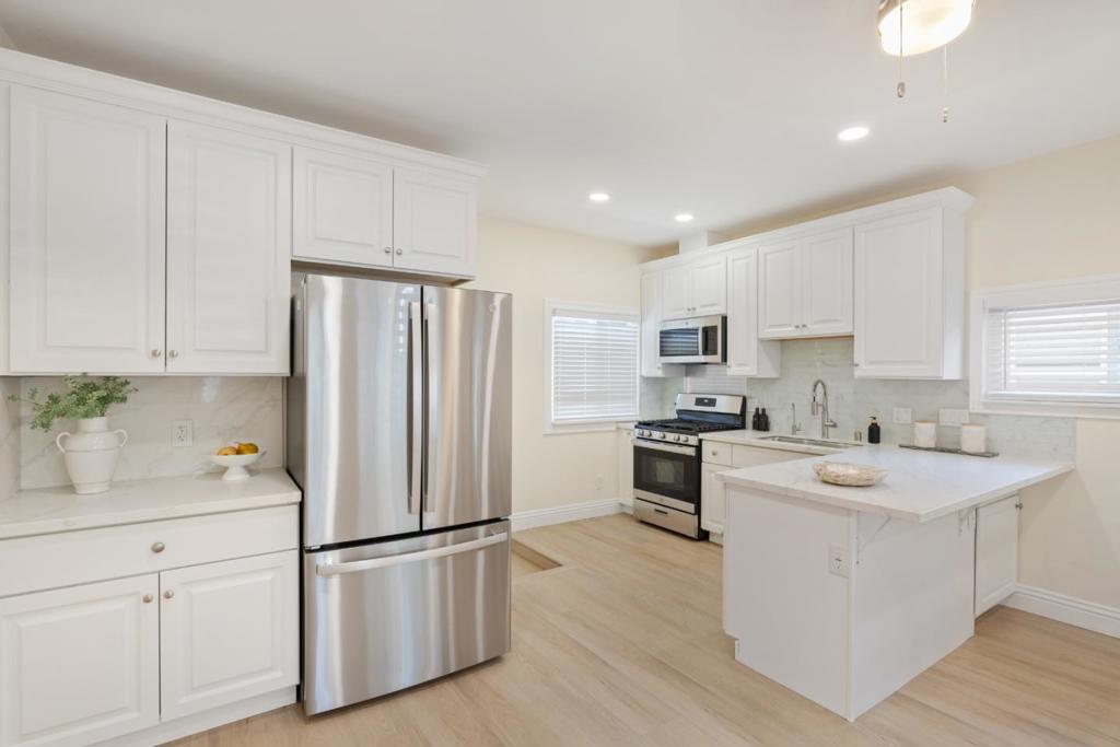1247 Benton Street Property Photo 5