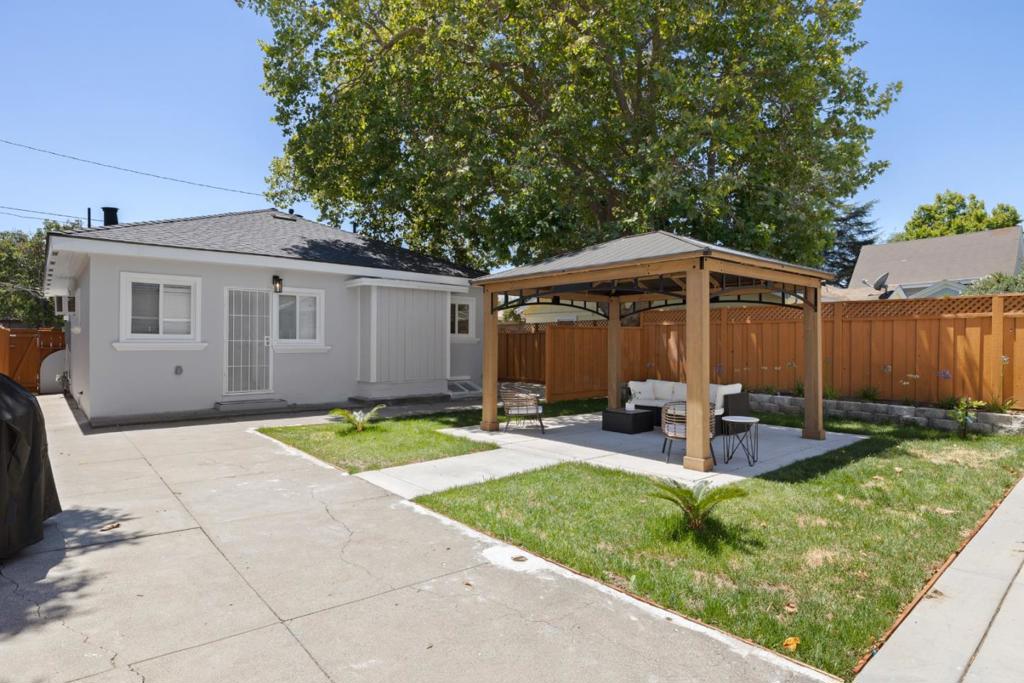 1247 Benton Street Property Photo 15