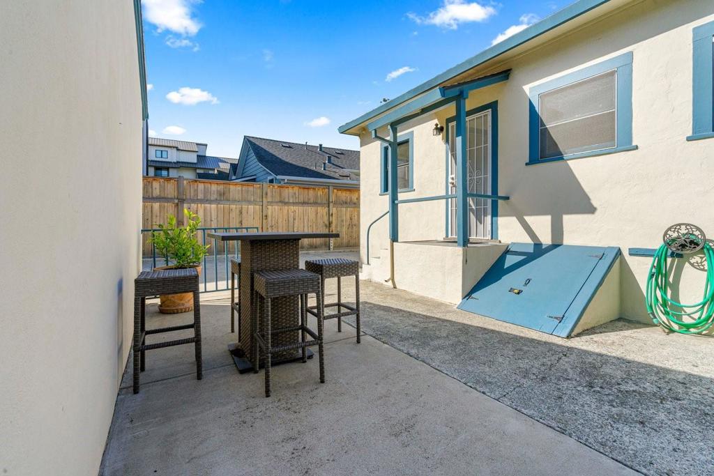 3430 The Alameda Property Photo 22
